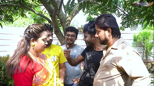 DESI MALLU BHABHI HARDCORE DIFFERENT POSITION OF SEX WITH FOUR LOCAL DESI BOYS WHEN SHE WAS ALONE AT HOME ( gangbang ) 