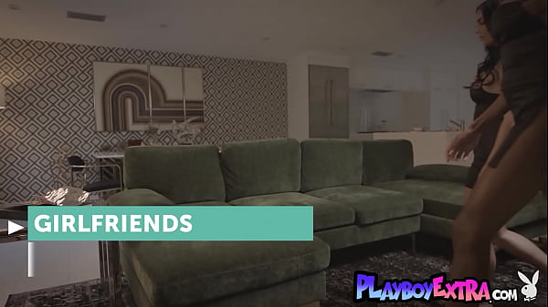 Nonton Big Boobed Black Lesbian Discovering Her Girlfriends Shaved Pussy thumbnail