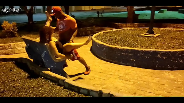 Tranzando Na Pra&ccedil;a No Fim Da Festa thumbnail