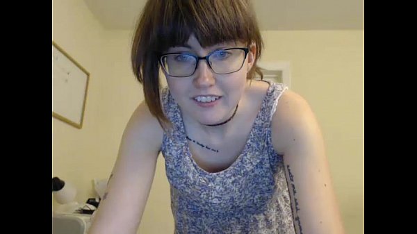 girl happylilcamgirl stripping_on live_webcam