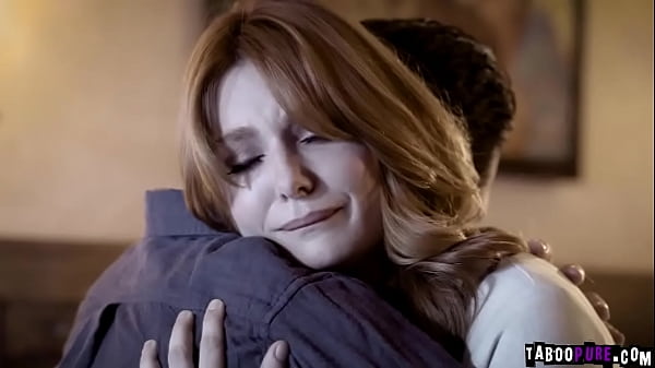 Play MP4 - Boyfriend ask his girlfriend to comfort his lonely and she agrees