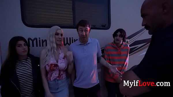 We re The Taylors Family_Bribes The Cop