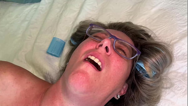 Play MP4 - granny ass stretched by a big black dick