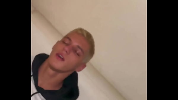 Play MP4 - Blondinet batard &agrave; dispo le soir&excl; vid&eacute;o int&eacute;grale sur ma cha&icirc;ne xvideos&period;red&comma; abonnement ou achat direct