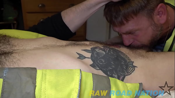 Play MP4 - SLEEZY GUYS CUM SHARE RAW FUCK SESSION