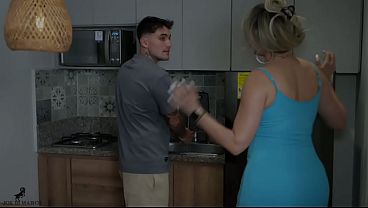 StepMom comes to greet me with a great desire to fuck