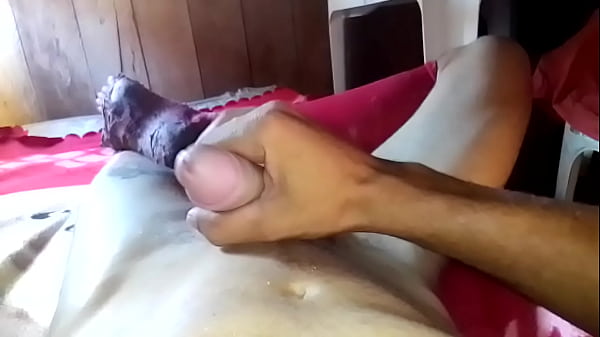 Play MP4 - Ninfoman&iacute;aca guiando punheteiro de plant&atilde;o