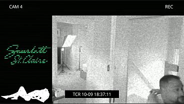 Scarlett cheats on boyfriend with tradie