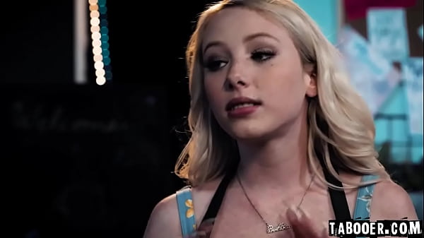 Tabooer.com - Dixie Lynn_is fascinated by Tyler_Nixon's music