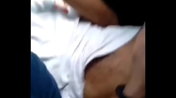 Play MP4 - Pega&ccedil;&atilde;o gostosa na pra&ccedil;a de dia com o motorista de aplicativo safado