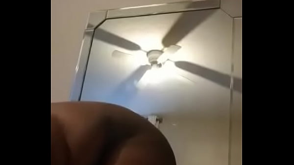 Shaking my ass_with but plug