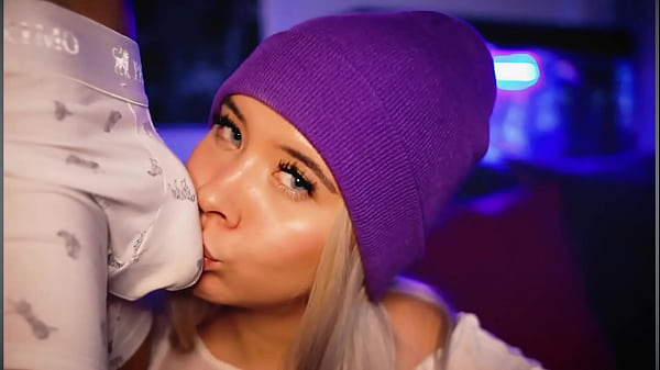 Sexy Colombian blonde wants to eat her s_cock while you_watch