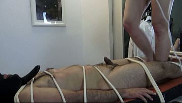 Nonton Latex Milf Mistress Foot-hand-milking! thumbnail