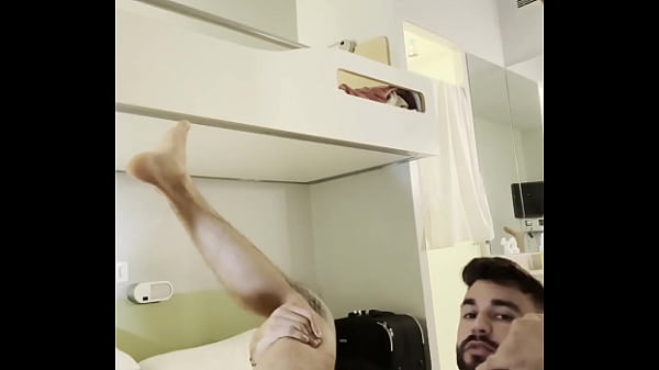 Play MP4 - NOVINHO LEVANDO PICA DE BODYBUILDER - PROMO