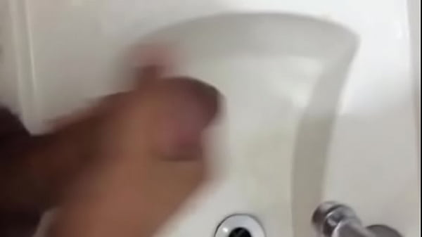 Gozando Gostoso Na Pia thumbnail