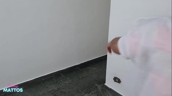 Play MP4 - M&eacute;dico terapeuta foi me examinar e enfiou a pica em mim