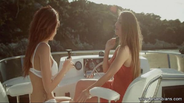 Play MP4 - Lesbians Licking Lust