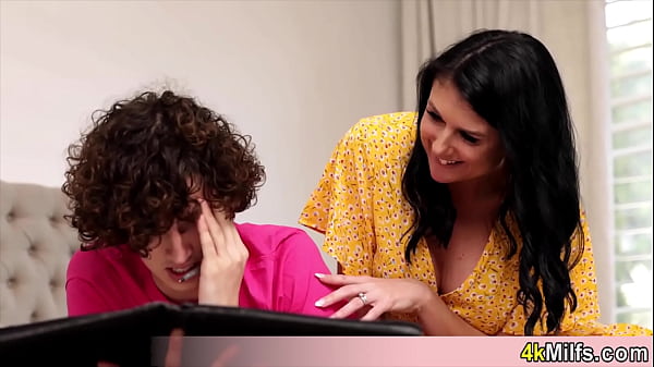 Play MP4 - Busty stepmom helps me with my homework In exchange I need to satisfy her tremlbing mature pussy