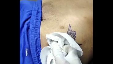 Gemendo de dor e o pau latejando forte no short sem nada por baixo Gemendo de dor e o pau latejando forte no short sem nada por baixo