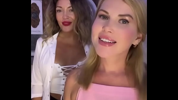 SugarNadya invites youto a free depilation inthe Dominican Republic