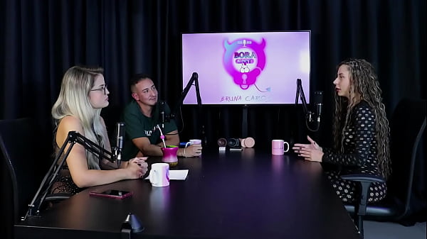 Sempre foi a ovelha negra da fam&iacute;lia, gostou de namorar um homem mais velhos, teve fetiches estranhos, e a cena que gostou... - Jujube Del&iacute;cia (SHEER/RED) 