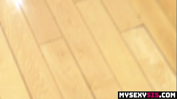 Nonton Step Sister Helps Stepbrother Heal From His Breakup - Mysexysis thumbnail