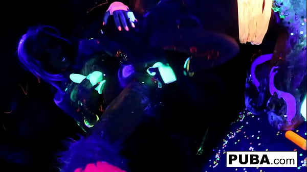 Hot Babes Lick Each Other thumbnail