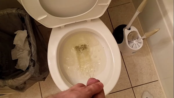 Play MP4 - Desperate long pee after holding it