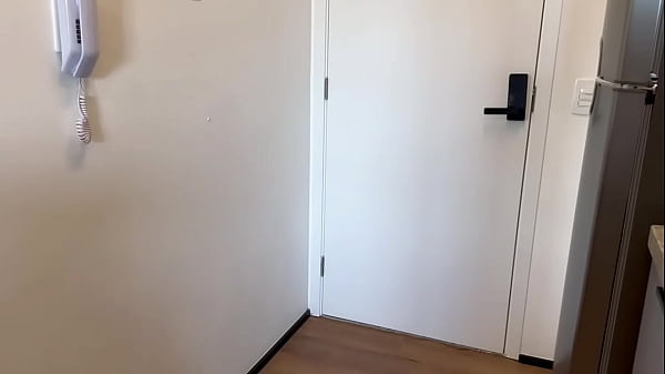 Nonton O Marido Deixou Ela Sozinha E Eu Fiz Companhia &agrave; Ela thumbnail