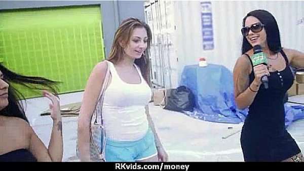 Nonton Amateur Hottie Takes Cash For Public Sex 4 thumbnail