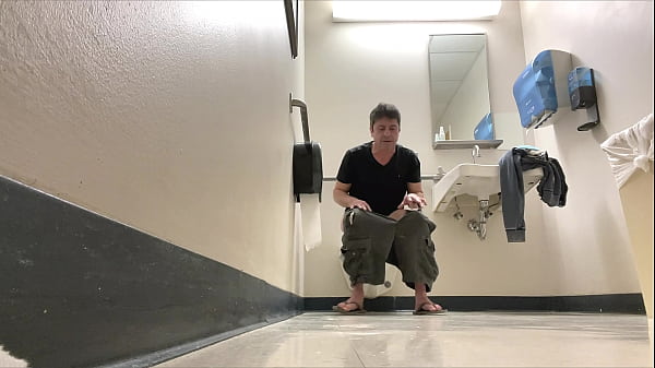 Play MP4 - RISKY PUBLIC MASTURBATION ALMOST CAUGHT