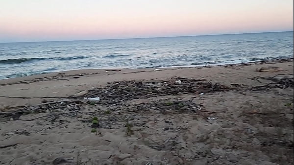 Nonton O Ver&atilde;o Esta Chegando E Estamos Ansiosos Para Foder Na Praia Anal Esperma Dentro thumbnail