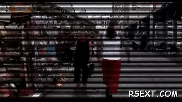 Cute hooker sucks_a large_pole passionately and bonks hard