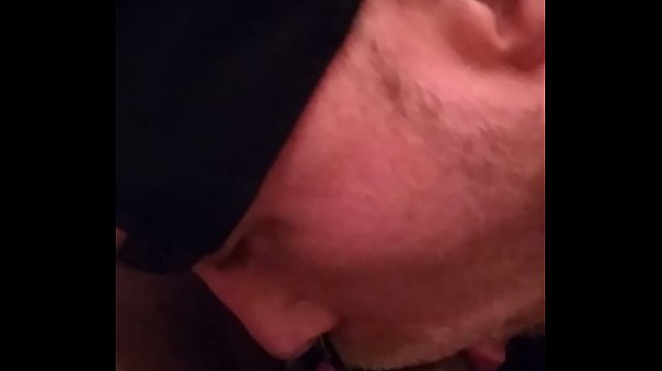 Play MP4 - Serving young black bull