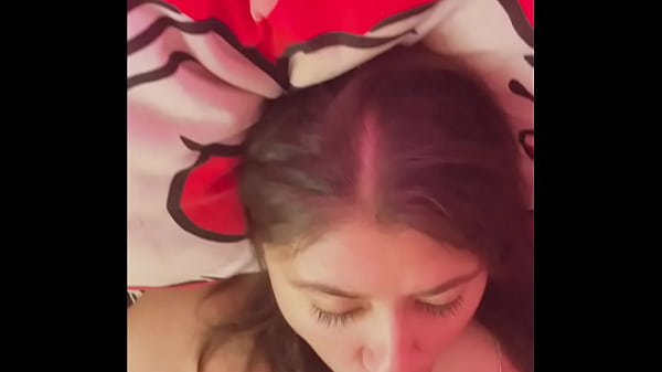 Play MP4 - Puta latina da una rica mamada y termina con su lechazo en la boca &vert; MinnieSoulDays