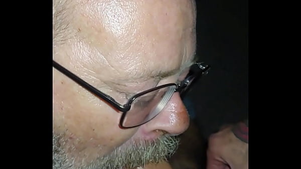 Older Uber driver blows y. rider 