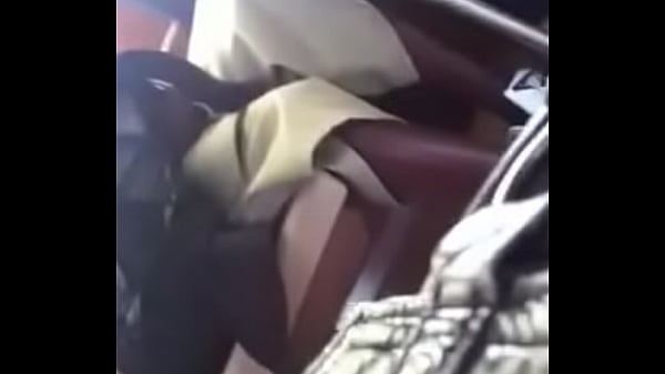 Play MP4 - Homem tocando no trem