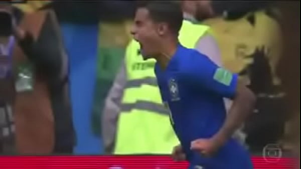 t&eacute_cnico brasileiro caindo gostoso d. no gramado