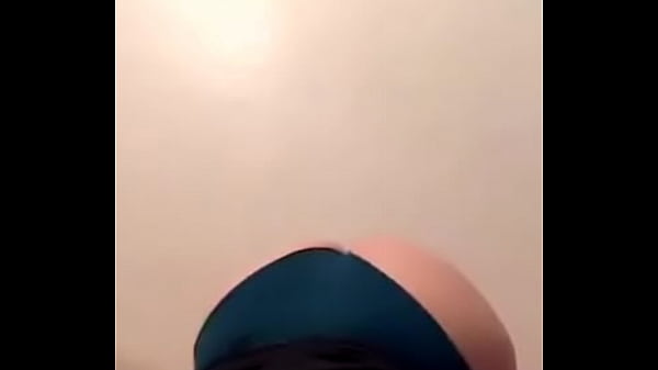 Bouncing that young booty