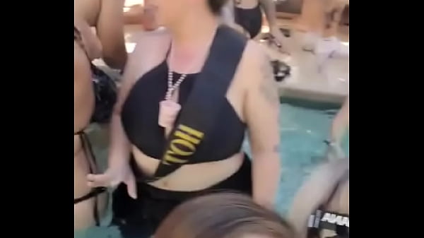 Had fun at a beach club today~ not there anymore 