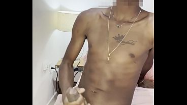 Novinho 26 cm de piroca mavambo pirocudo doido pra solta um leite - completo no sheer 