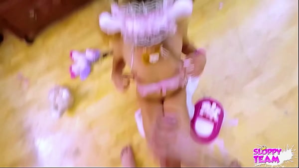 Cumshot cum play cum licking on her knees pretty face 