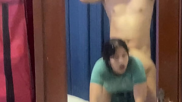 Play MP4 - Me follo a la culona del gym