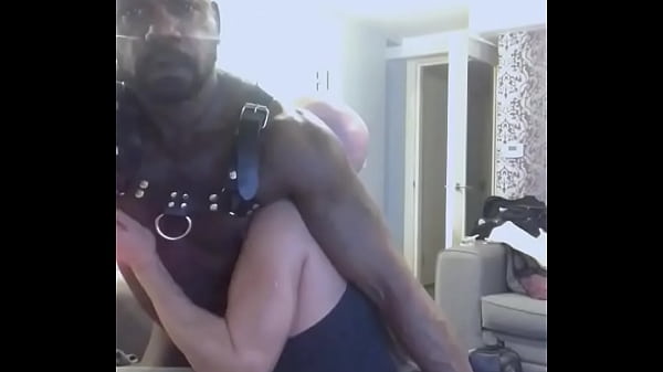 Black Muscle Daddy Aurhorises Worshipping & Fuck White Dude&rsquo; thumbnail