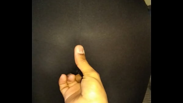 Play MP4 - Sobando un rico culito en la oficina