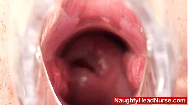 Amateur mama Magdaspreadscunny up close