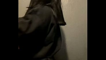 Bailecito mostrando el Culo 