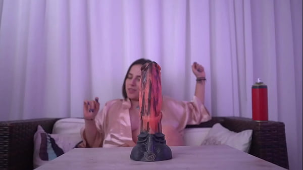 Play MP4 - Hot girl plays with her toys and masturbates at the bathroom