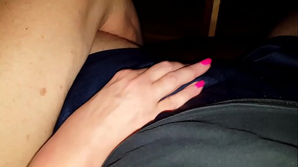 Nonton Gudgirl Sucks And Strokes Cock thumbnail