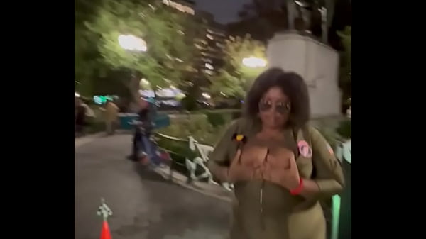 IWas In_Da City_Showing_My Tittes As Hazelnutxxx